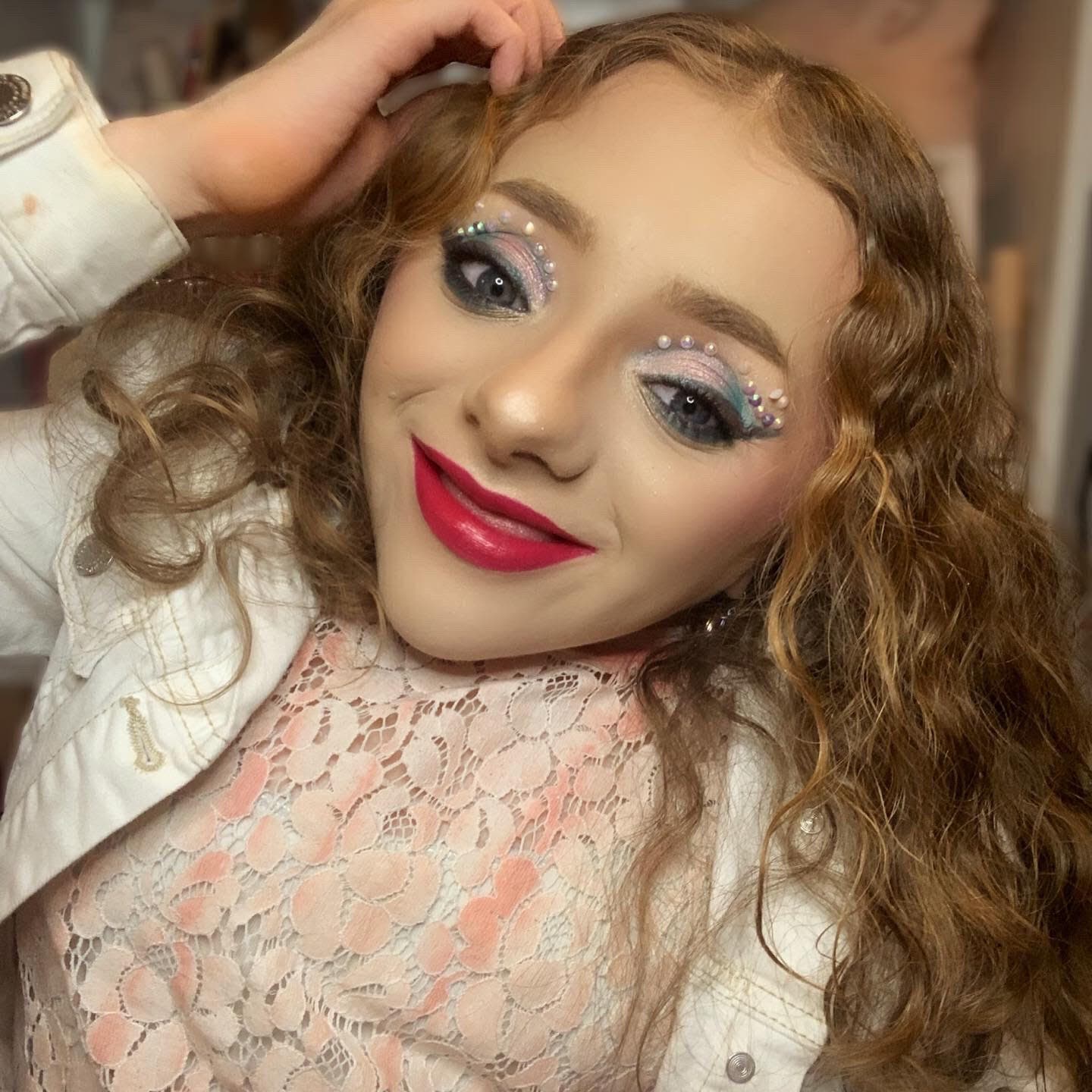 Winky Lux image